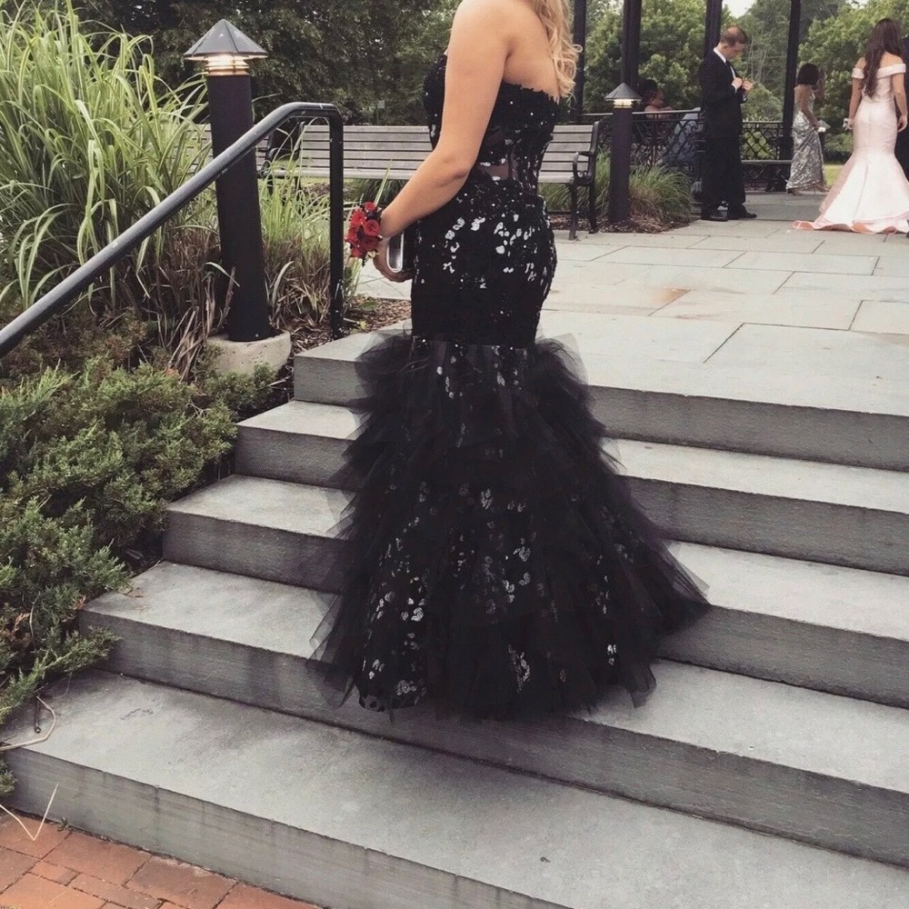 JOVANI Black Lace Mermaid Prom Dress | Size 14 | Style 172008